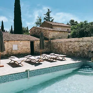 domaine-de-carraire.aixenprovencehotels.org/